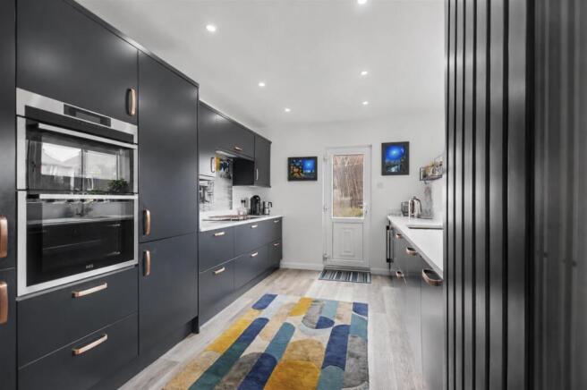 Kitchen_1.jpeg