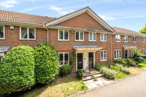 Dove House Green, Weybridge, KT13