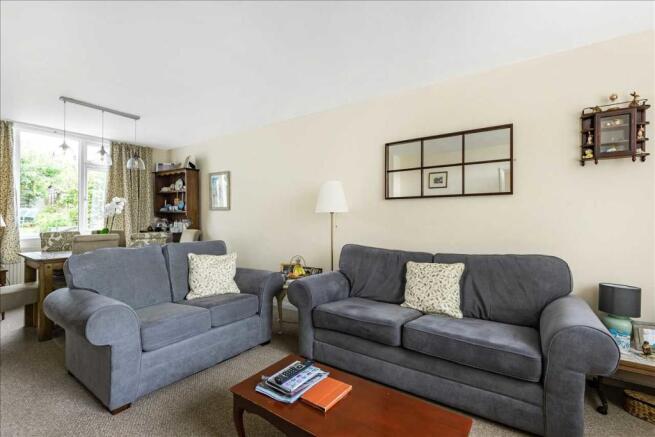 LIVING ROOM / DINING