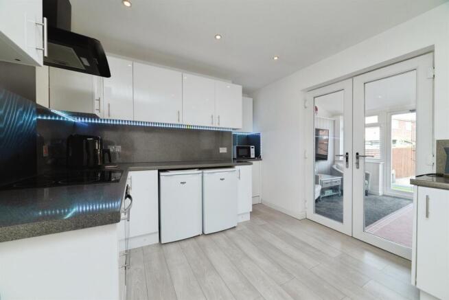2 bed End of Terrace for sale Image 3