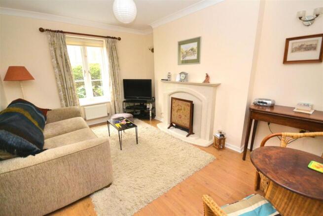 Sitting room 1.jpg