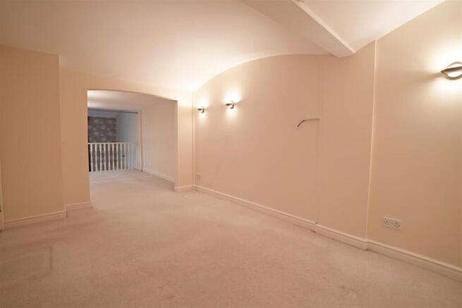 2 bed Apartment for sale Image 10