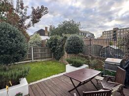 17, 14 Albans Close, Leigham Court Road, London SW16 2PJ