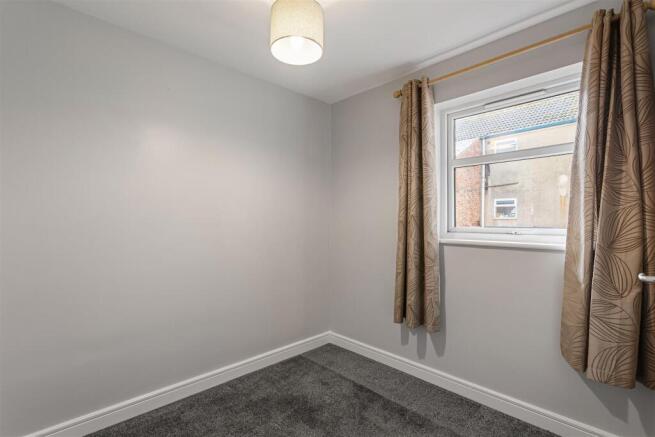 2 bed Flat to rent Image 5