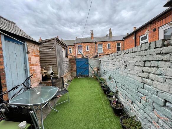 2 bed Terraced for sale Image 8