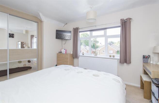 55WoodshaweRise_bedroom1_1.jpg