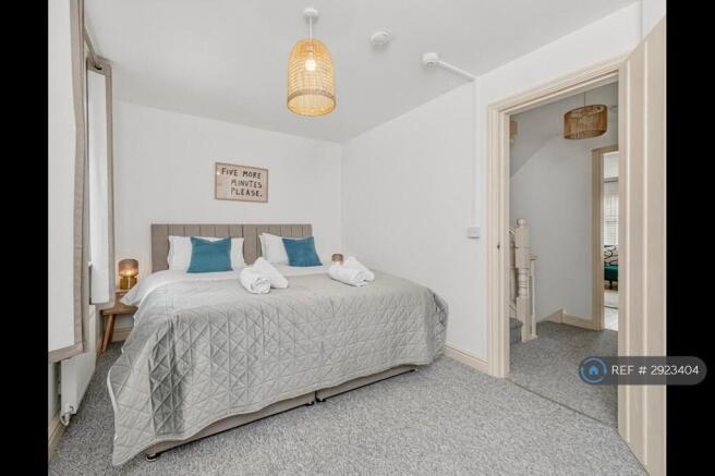4 bed Terraced to rent Image 7