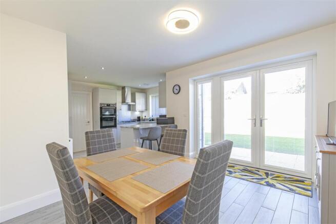 Poppleton Croft, Brimington, Chesterfield photo 4