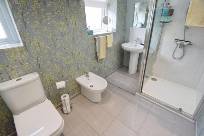 4 bed Semi-Detached for sale Image 10