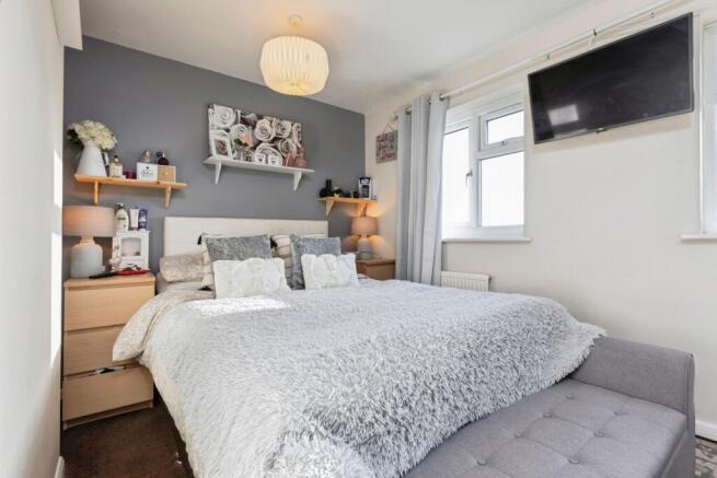 4 bed Semi-Detached for sale Image 10
