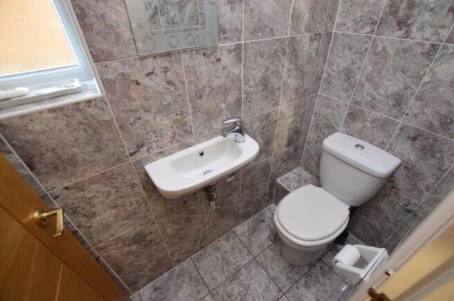 4 bed Detached to rent Image 12