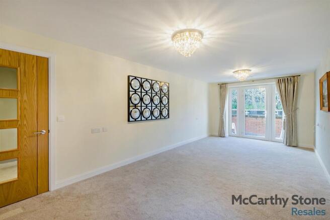 2 bed Apartment for sale Image 8