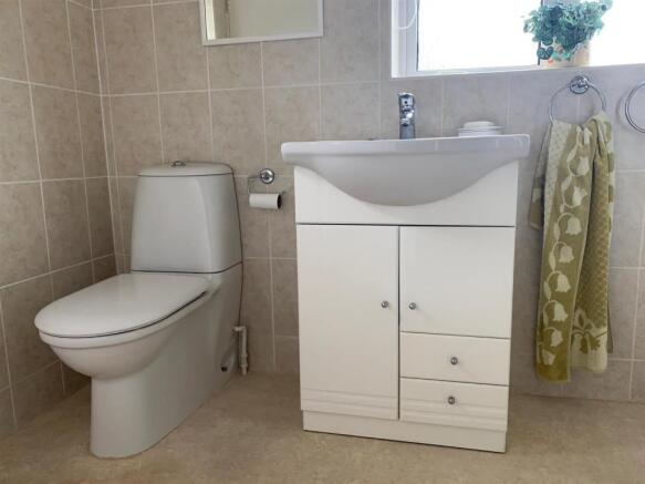 shower room2.jpg