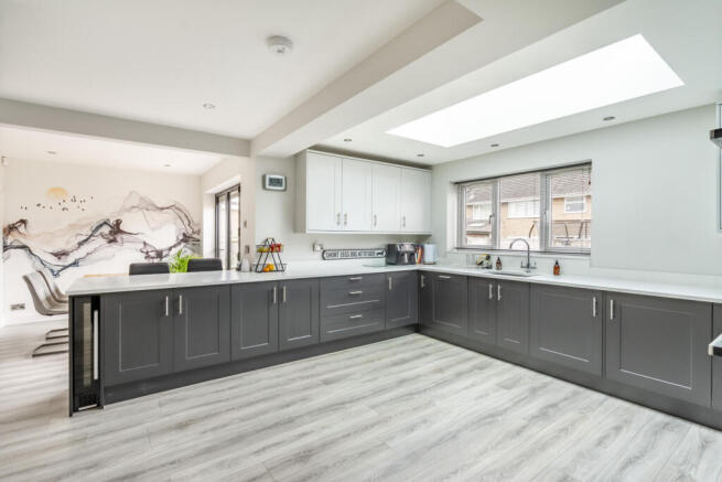 3 bed Detached for sale Image 4