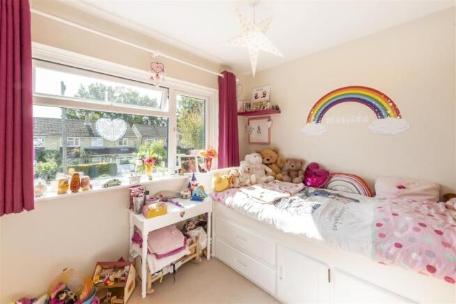 5 Oaktree Close Bedroom 3.jpg