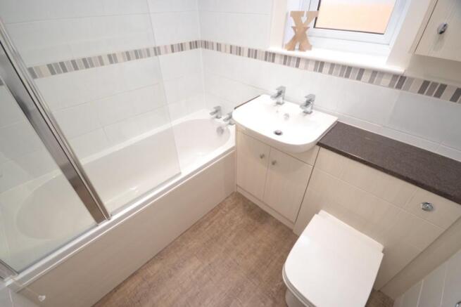 FAMILY  BATHROOM