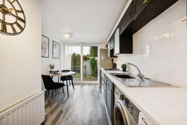Kitchen / Dining Area