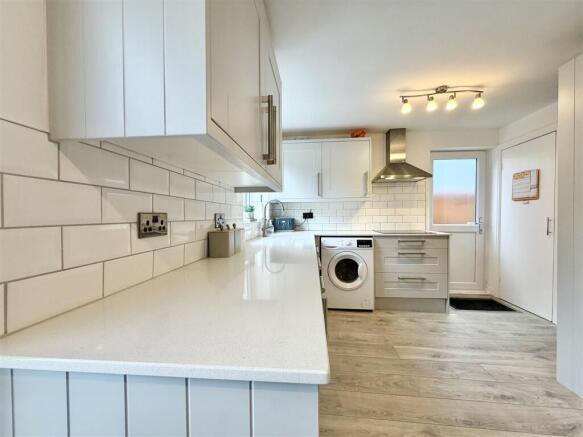 3 bed Semi-Detached for sale Image 12