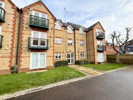 13, St Catherines Place, Hummer Road, Egham TW20 9BF