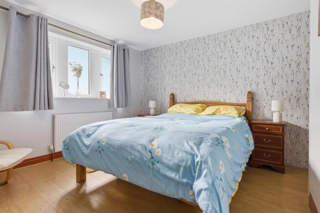3 bed Semi-Detached for sale Image 10