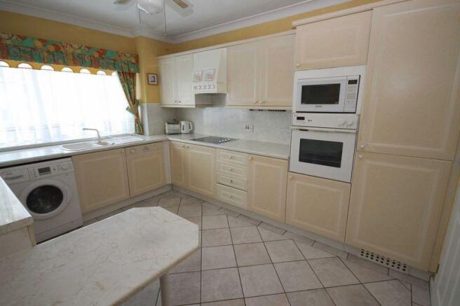 Kitchen/breakf...