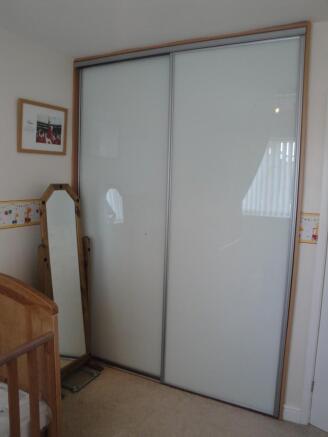 wardrobes bedroom 2