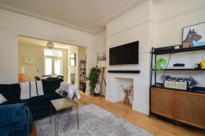 Living room/dining room