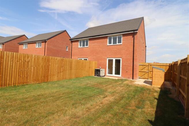 2 bed Semi-Detached for sale Image 11