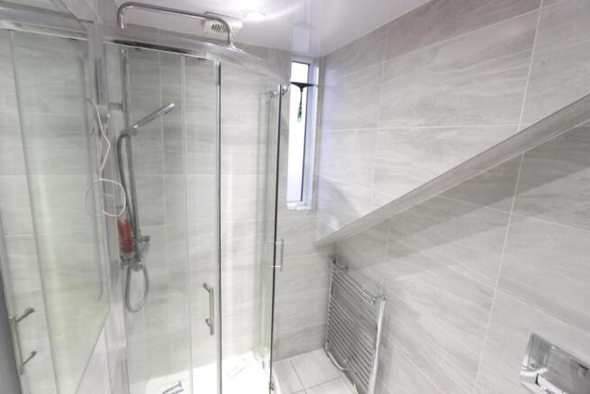 7. bedroom 2 (1).JPG