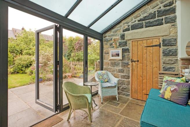 4 bed Terraced for sale Image 5