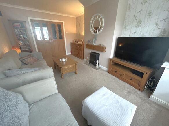 4 bed Semi-Detached Bungalow for sale Image 5