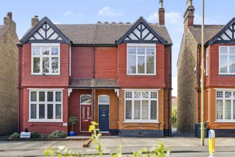 Churchgate, Cheshunt, EN8