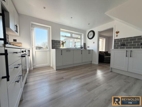 Saltings Road, Snodland, Kent, ME6 5JA photo 4