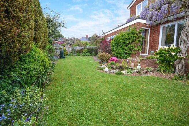 GARDEN 