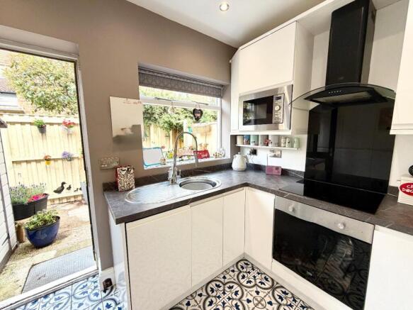 2 bed Terraced for sale Image 5