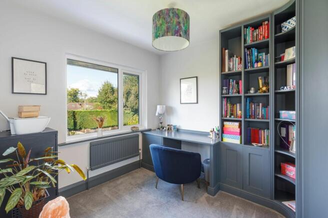 Fifth bedroom or study