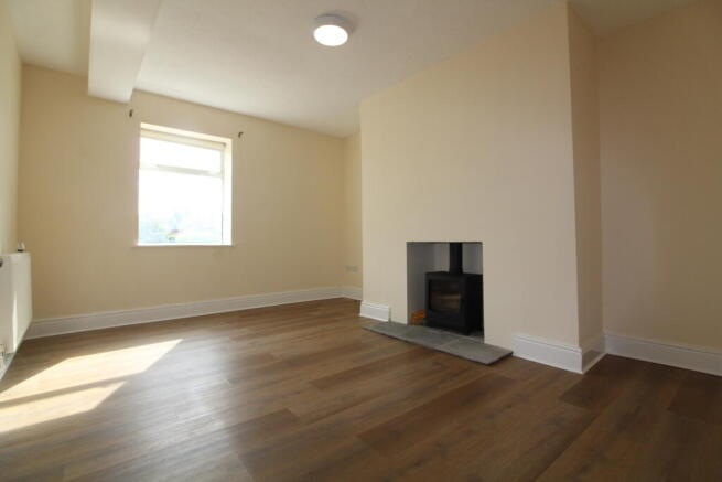 3 bed House to rent Image 4