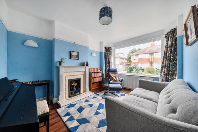3 bed Semi-Detached for sale Image 2