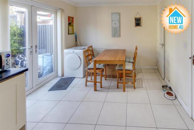 KITCHEN / DINER