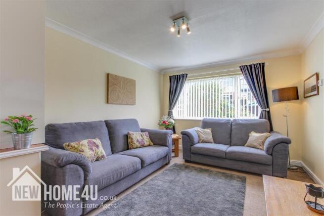 LOUNGE: