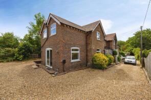 3, Railway Cottages, Merrow Lane, Guildford GU4 7BS