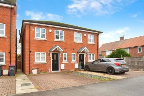 High Nook Gardens, Dinnington, Sheffield, South Yorkshire, S25