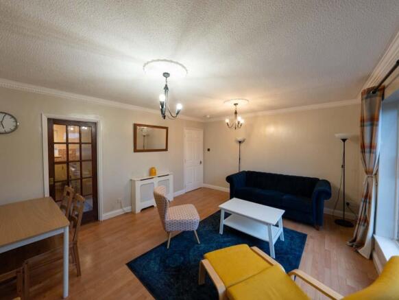 Living room Photo 2.jpg