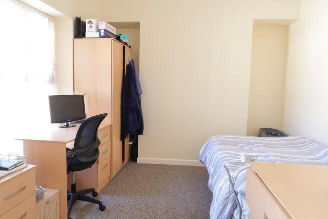 Bedroom 3 desk