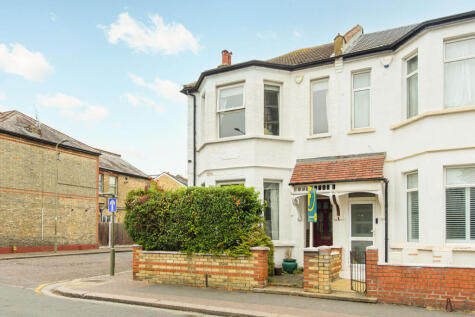 Nether Street, North Finchley, London, N12