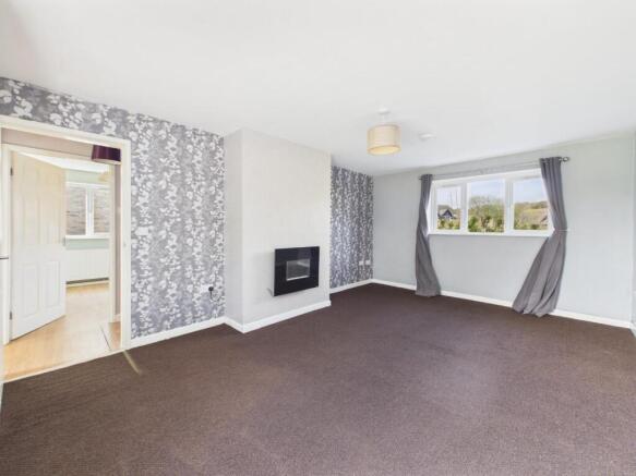 3 bed Semi-Detached for sale Image 4