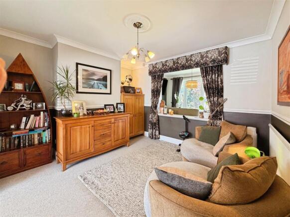 3 bed Semi-Detached for sale Image 8