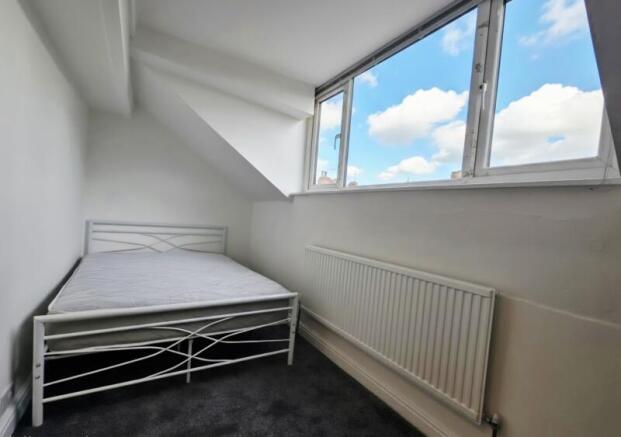 1 bed House Share to rent Image 5