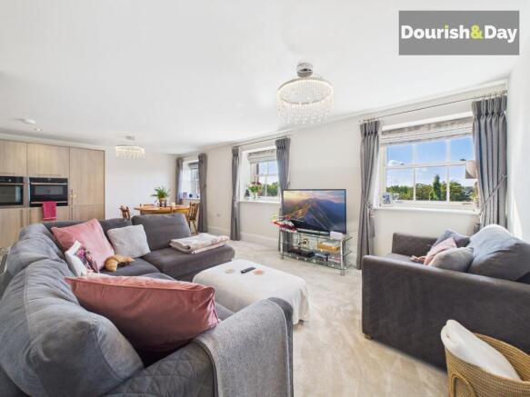 Open Plan Kitchen / Living Diner