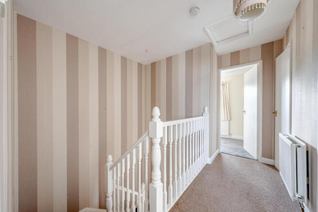 3 bed Semi-Detached to rent Image 11